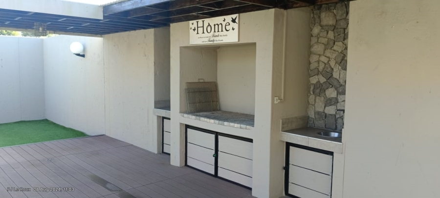 6 Bedroom Property for Sale in Num Num Cape Estate Western Cape